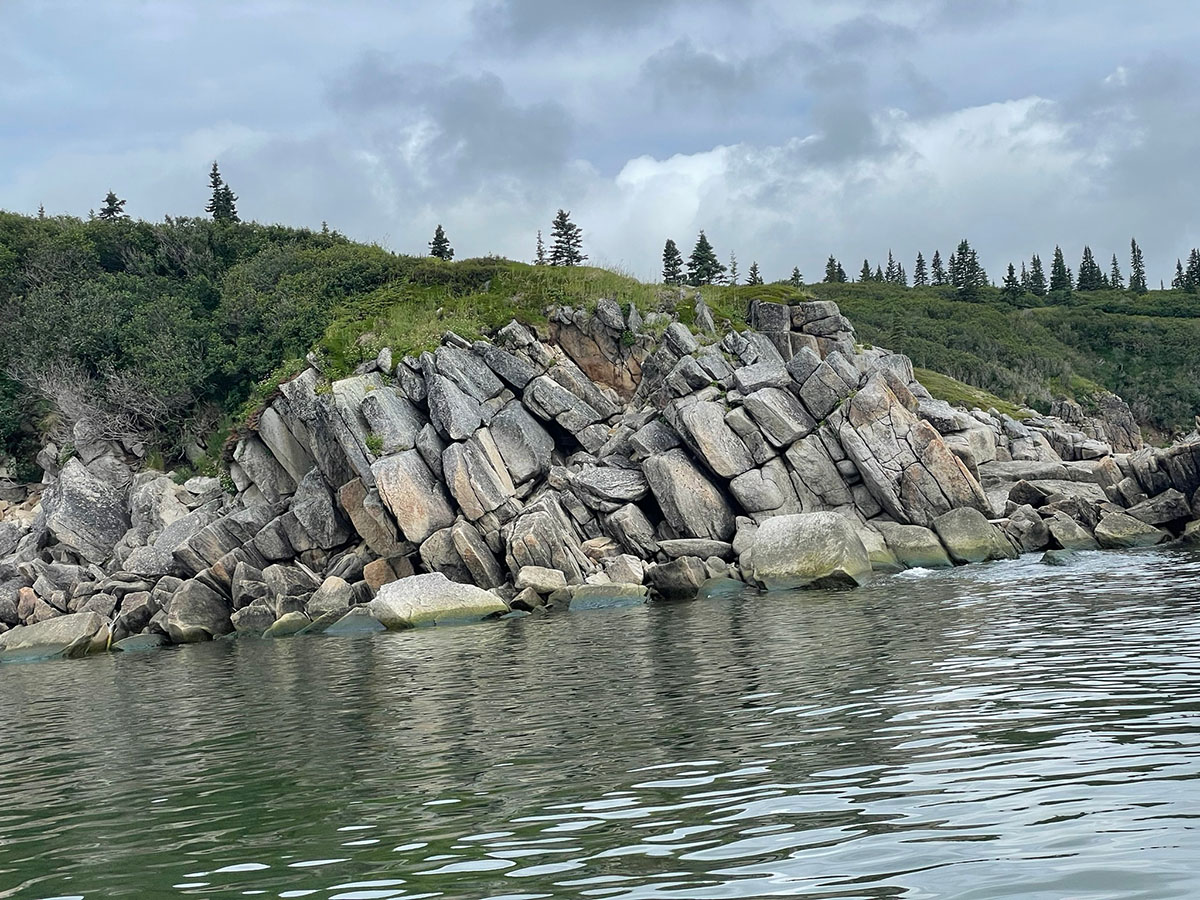 rocks next to water